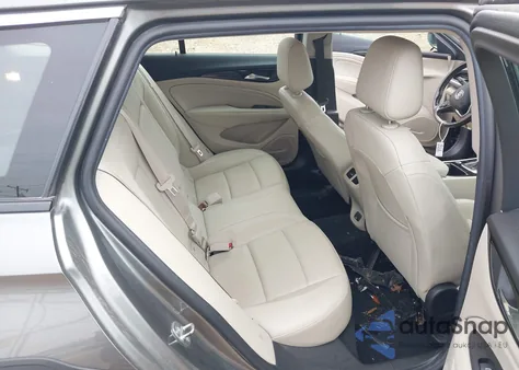 2019 Buick Regal Tourx Awd Essence z USA, uszkodzony, nr VIN W04GV8SX8K1020111